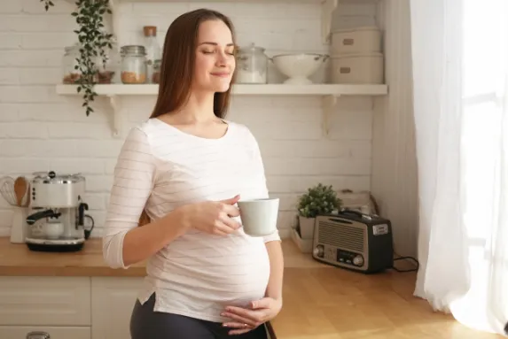 Ist es in Ordnung, während der Schwangerschaft Minze zu trinken?